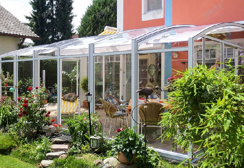 Side Glasshouse in Family Garden