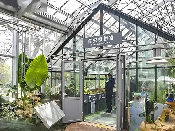 Even-span greenhouse for research and ornamental use